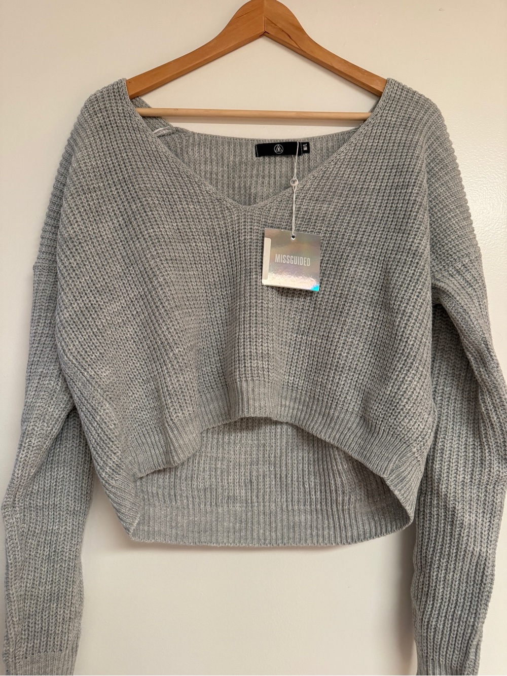 Missguided Grey Cropped V‑Neck Knit Sweater